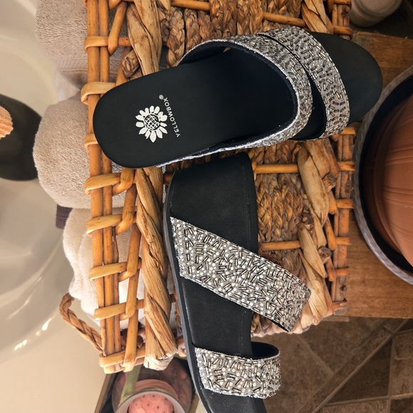 Silver Women's Wedge Sandals By YELLOWBOX Look Brand New!!! - Picture 5 of 6